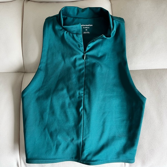 Reformation Tops - Reformation workout/biker top - XS - green